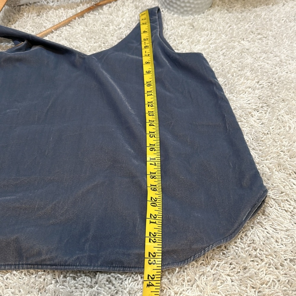 LOFT Velvet XS Double V Shell tank top - Picture 5 of 8